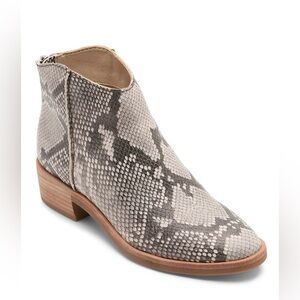 NEW Dolce Vita Snakeskin Ankle Bootie Size 6